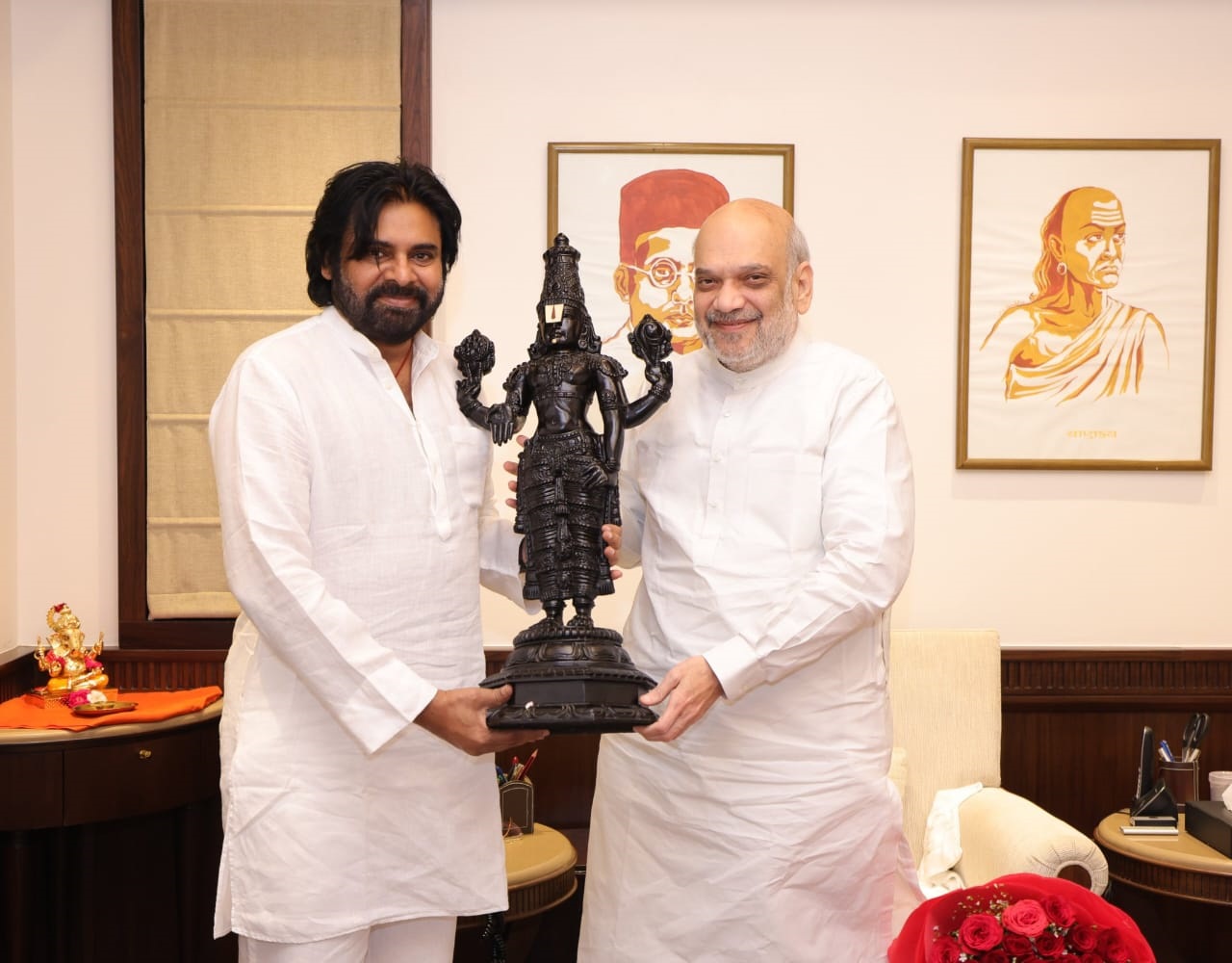 కేంద్ర మంత్రి అమిత్ షాతో పవన్ కల్యాణ్ భేటీ